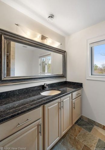 692 Appalachi St, Walled Lake MI  48390-1005 exterior