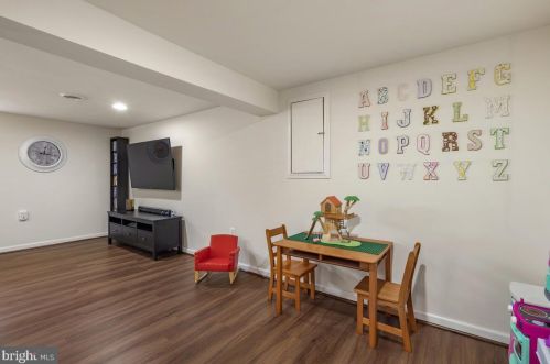 13008 Evanston St, Rockville MD 20853-3027 exterior