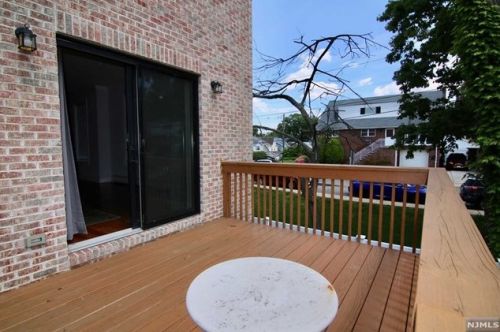 416 Aurora Ave, Cliffside Park NJ  07010-2124 exterior