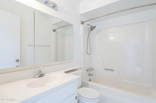 1164 Cheryl Dr, Phoenix AZ 85028-4412 exterior