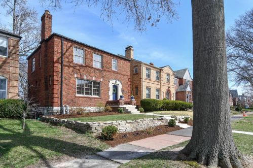 6349 Murdoch Ave, Saint Louis, MO 63109-2707