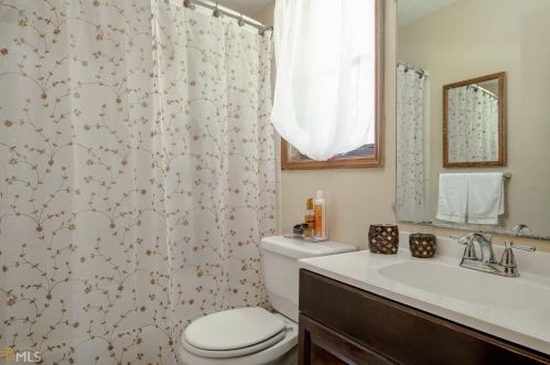 5962 Wellborn Trl, Lithonia GA 30058-8304 exterior