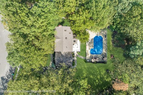 5 Dickens Ct, Jackson Twp NJ  08527-2844 exterior