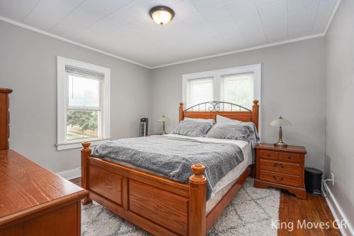 1359 Valley Ave, Grand Rapids MI 49504-2949 exterior