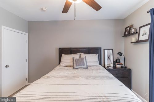 2621 Ctr St, Camden NJ 08109-2518 exterior