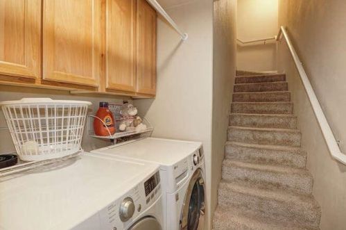 1200 Moon Cir, Folsom CA  95630-4111 exterior