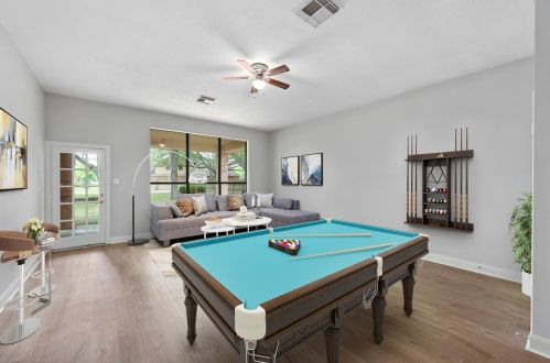 5502 Westerdale Dr, Fulshear TX 77441-4121 exterior