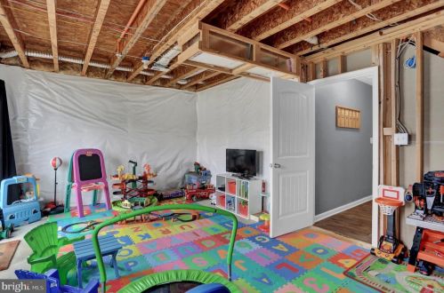 206 Overlook Dr, Hanover PA 17331-9136 exterior