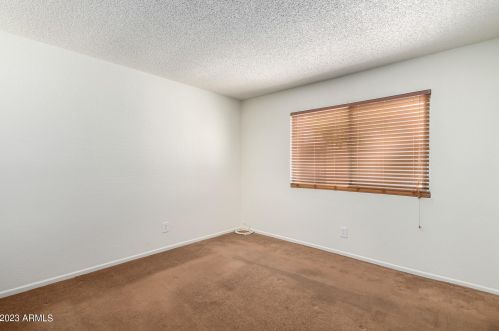 1430 53 Ave, Phoenix AZ 85043-1747 exterior