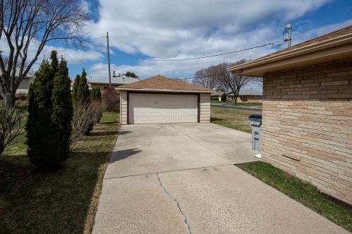 4349 16 St, Milwaukee WI 53209-6924 exterior