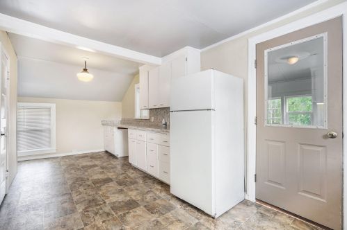 826 Fulton St, Grand Rapids MI 49506-1813 exterior