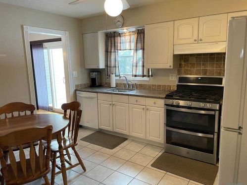 3 Maria Ct, Huntington Station NY 11746-2719 exterior