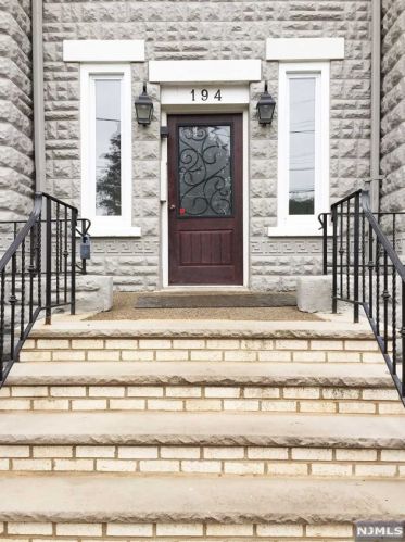 194 Uhland St, East Rutherford, NJ 07073-1728