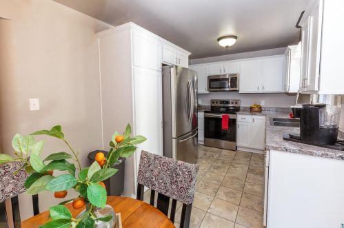 2707 Hagberg St, Duluth MN 55811-2802 exterior