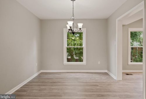 5207 Dover Pl, Alexandria VA 22311-1204 exterior