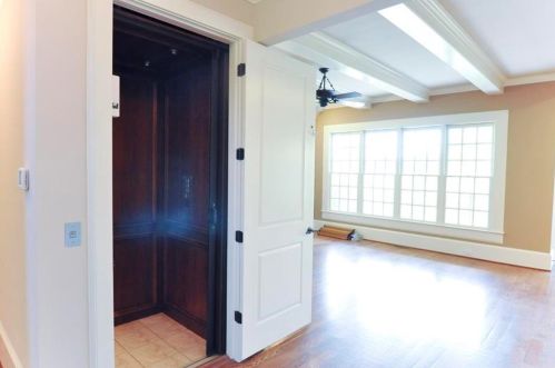 2612 Canterbury Trl, Atlanta GA  30324-2888 exterior