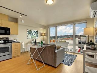 708 6th Ave, Seattle WA  98109-4211 exterior