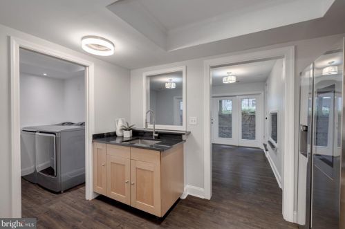 629 4 St, Washington DC 20002-4905 exterior