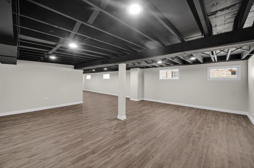 2335 92nd St, Chicago IL  60617-3841 exterior