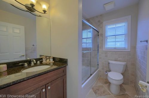 966 Smith Ave, Bham MI  48009-4709 exterior