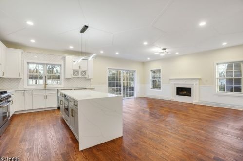 78 Elmwood Dr, Livingston NJ 07039-2233 exterior