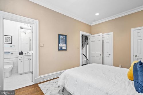 2108 Delancey St, Philadelphia PA 19103-6511 exterior