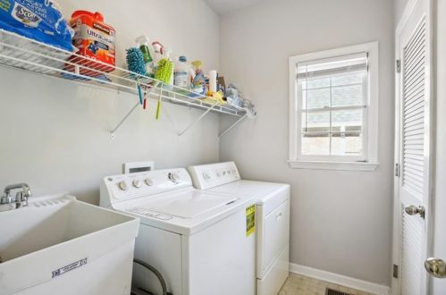 1967 Miles Ln, Atlanta GA 30329-3359 exterior