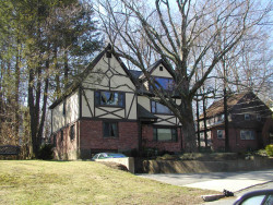 128 Mount Vernon St, Newton, MA 02465-2557