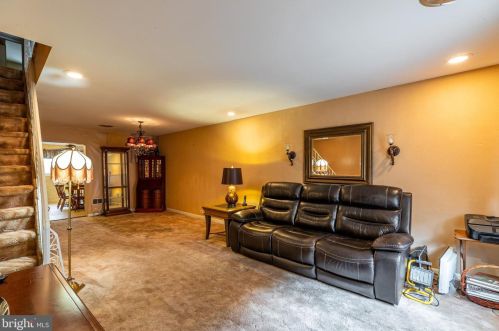 2415 Darien St, Philadelphia, PA 19148-3717