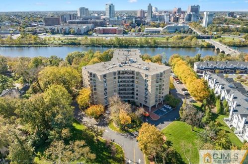 30 Adelaide Ave, New Brunswick NJ 08904-1734 exterior