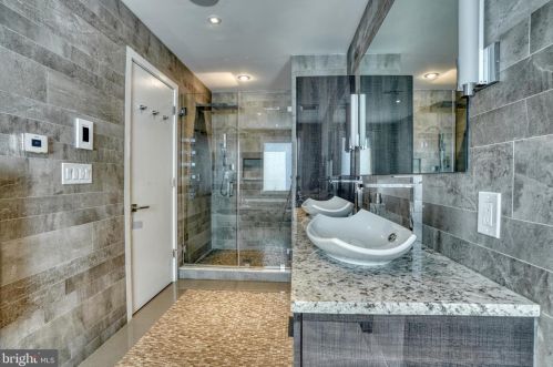 308 2nd St, Philadelphia PA 19133-0040 exterior