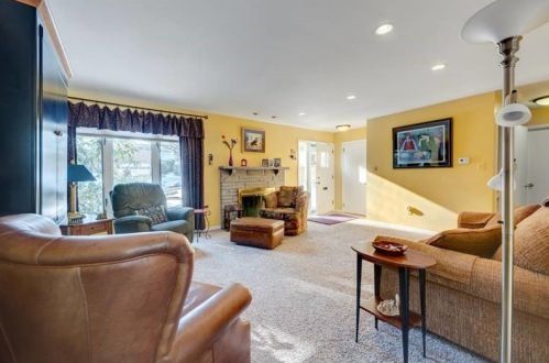 417 Kurt Dr, Pittsburgh, PA 15243-1931