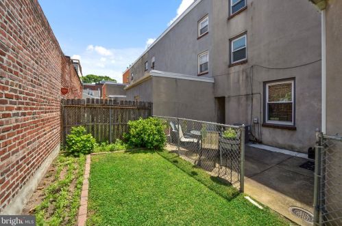 417 George St, Philadelphia PA  19123-1433 exterior