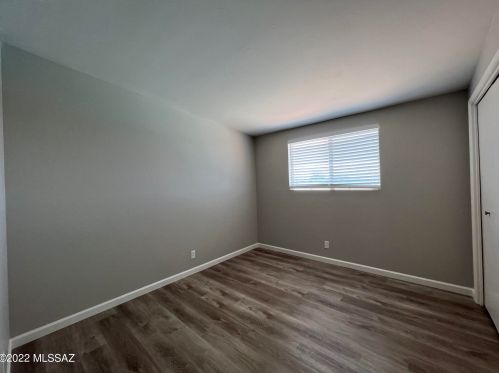 2340 Camino Seco, Tucson AZ  85710-7958 exterior