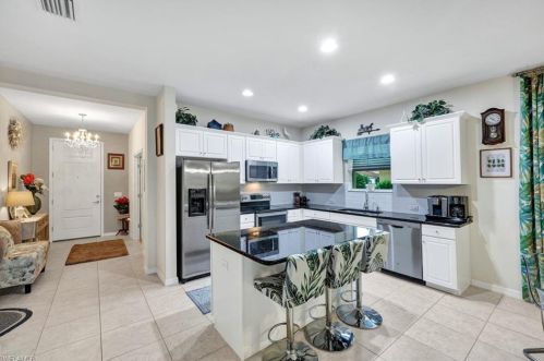 14534 Manchester Dr, Naples FL 34114-8657 exterior