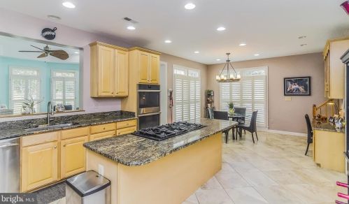 13606 Mt Prospect Dr, Rockville MD 20850-3510 exterior