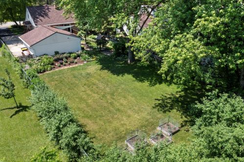 8034 44th St, Milwaukee, WI 53223-3717