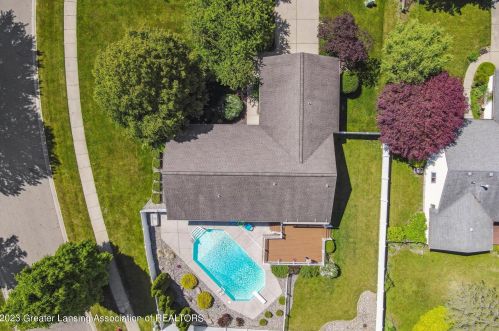 502 Brunswick Dr, Dewitt MI 48820-9189 exterior