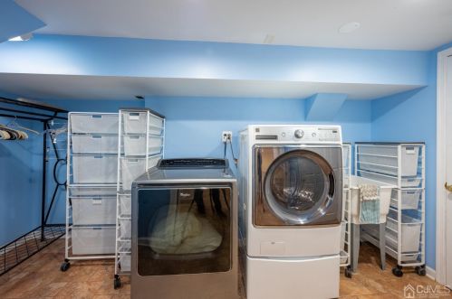 55 Oliver Ave, Edison NJ 08820-3122 exterior