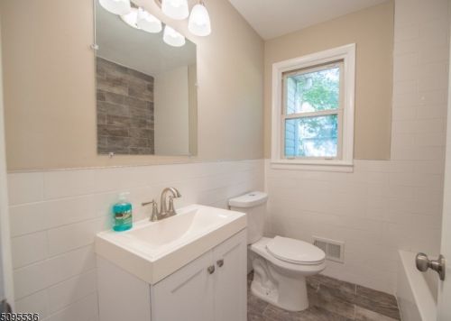 451 River Rd, Rahway NJ  07065-4203 exterior