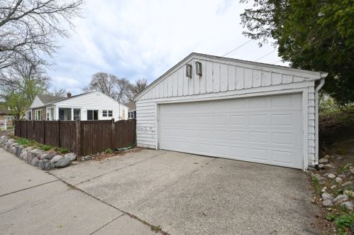 6326 Wright St, Milwaukee WI 53212-2940 exterior