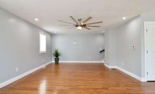 75 Rochford Cir, Springfield MA  01128-1024 exterior