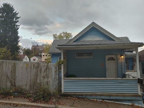 126 Clara St, Pittsburgh, PA 15209-2410