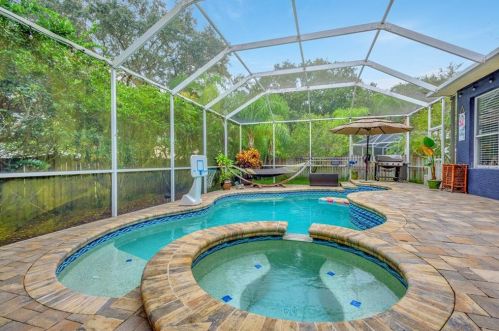 15410 Heathridge Dr, Tampa FL 33625-1638 exterior