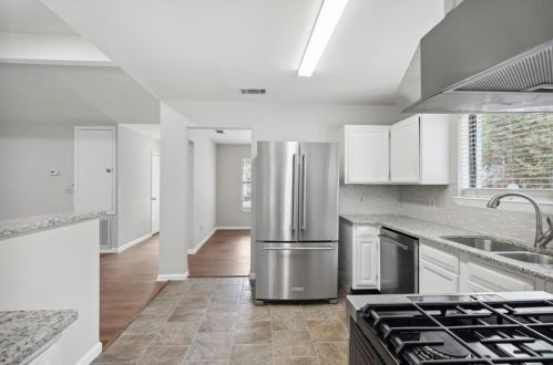 1406 Cartecay Dr, Atlanta GA  30319-3404 exterior