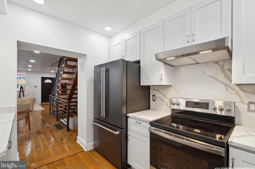 312 Manton St, Philadelphia PA  19147-5213 exterior