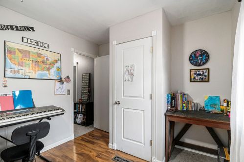 372 Pne Needles Ct, Grand Rapids MI 49548-6881 exterior