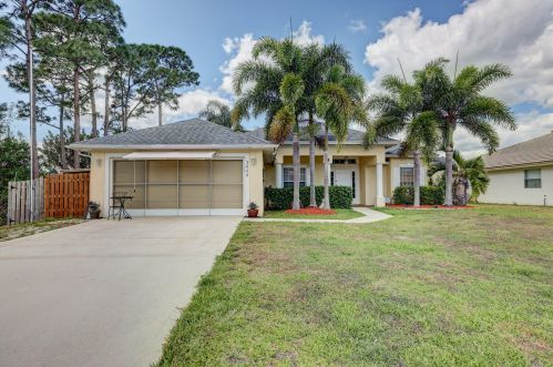 3444 Fashoda St, Fort Pierce FL 34953-4643 exterior