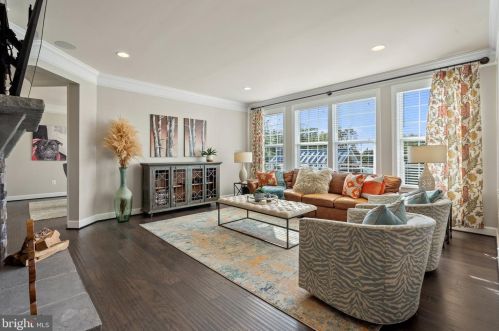 23073 Creighton Farms Dr, Leesburg VA 20175-6491 exterior