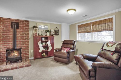 2447 Ellendale Dr, Lancaster PA 17602-1422 exterior